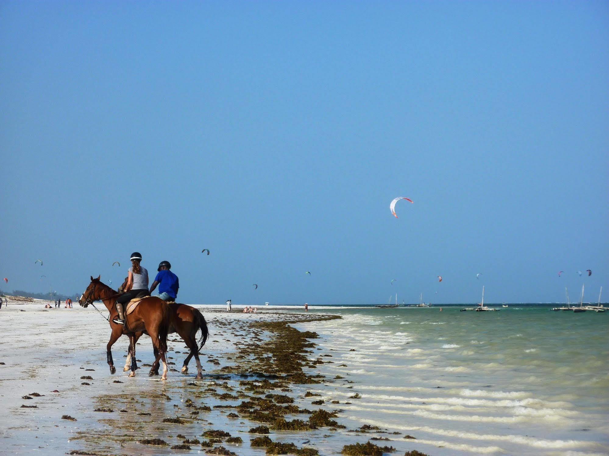 Lantana Galu Beach Diani Beach Dış mekan fotoğraf